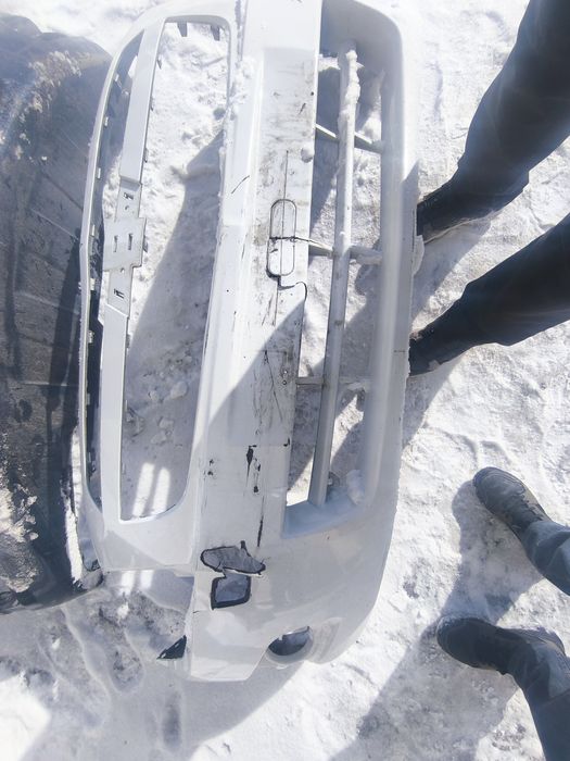 Продам б/у бампер кобальт