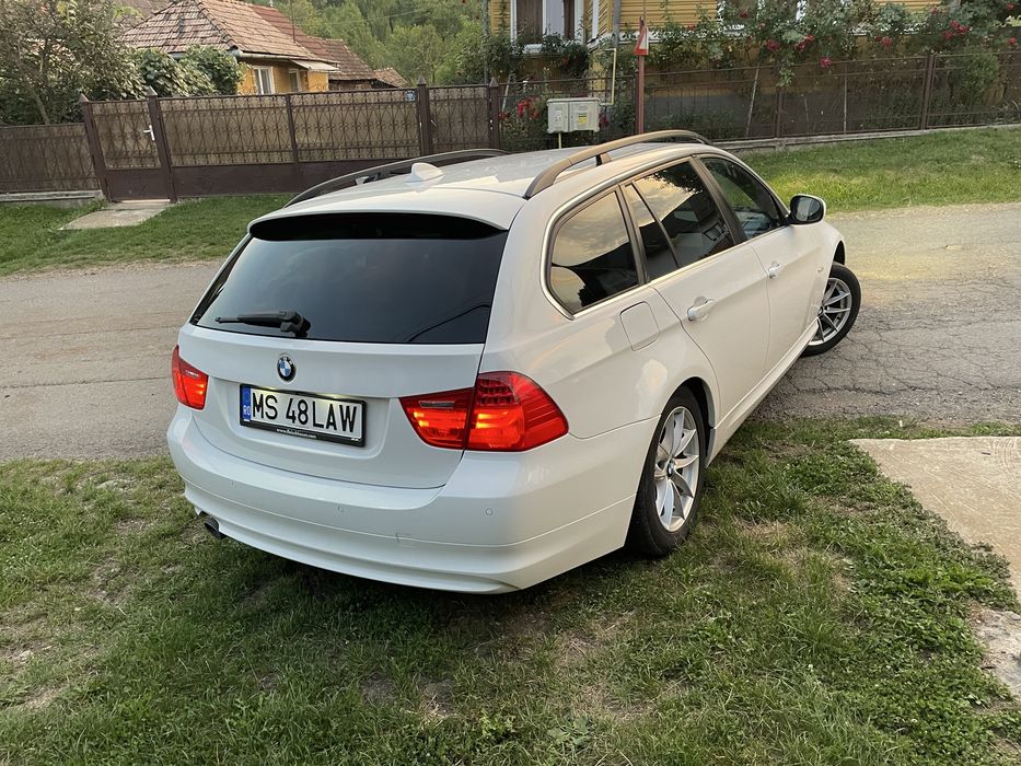 BMW e91 facelift 2009