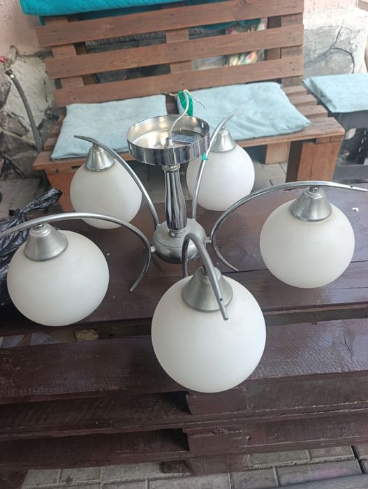 Продам люстру и бра