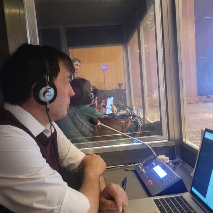 Профессионал синхрон таржима – 15+ йиллик тажрибага эга эксперт