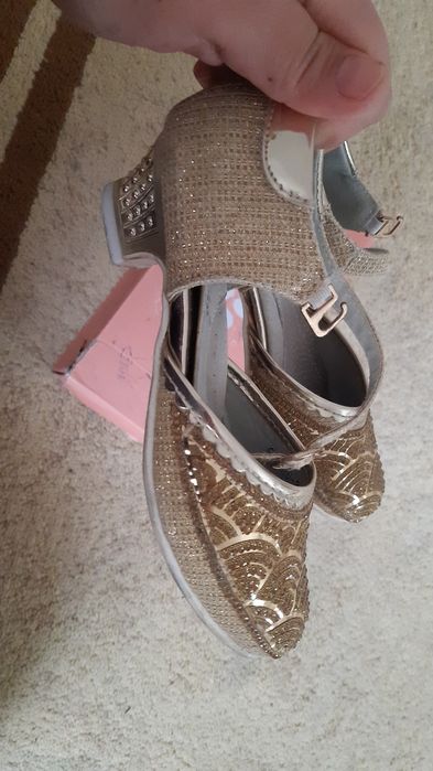 Туфли размер 31. Сары түсті туфли