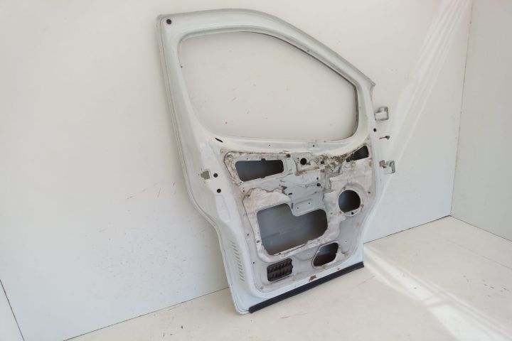 Usa stanga fata Opel Vivaro  seria