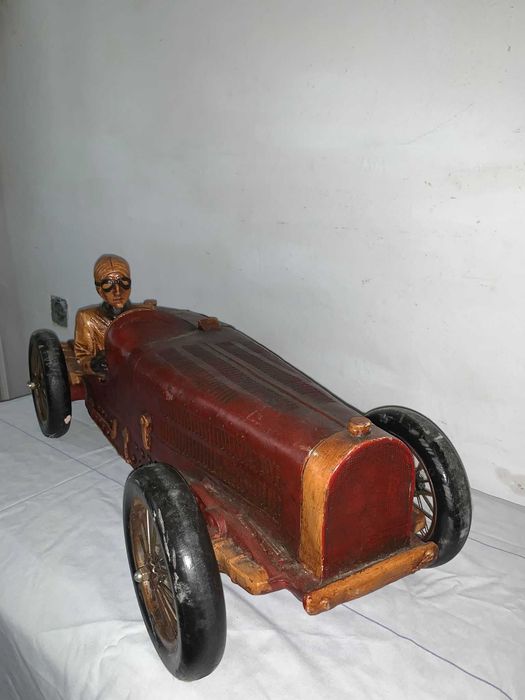 Mașina Cadillac    .