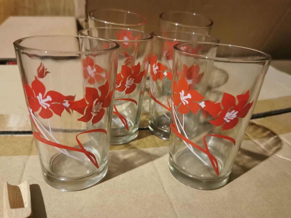 Сервизи - чинии, чаши