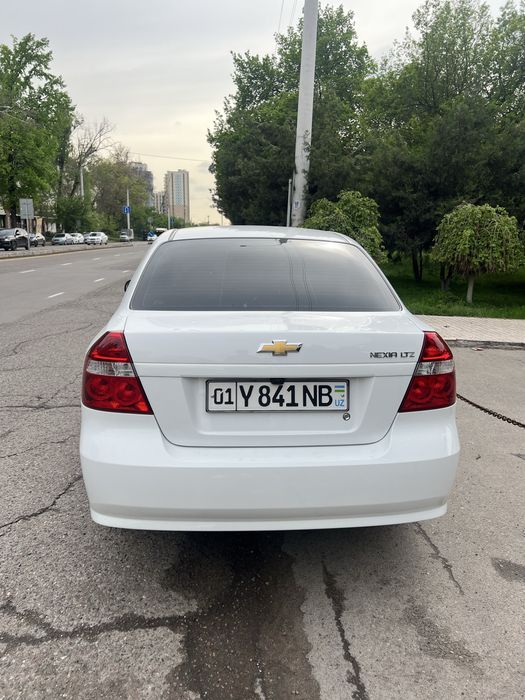 Nexia 3 avtomat karobka 2019 yili kraskasi TOZA probegi 76000 xalol!