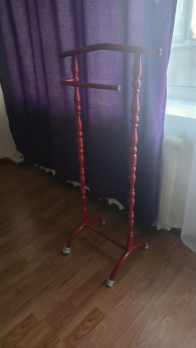 Продам вешалку напольный..