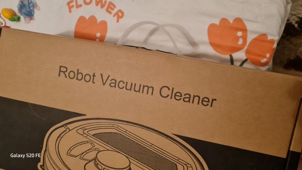 Vând robot inteligent de curățenie și funcție de mop