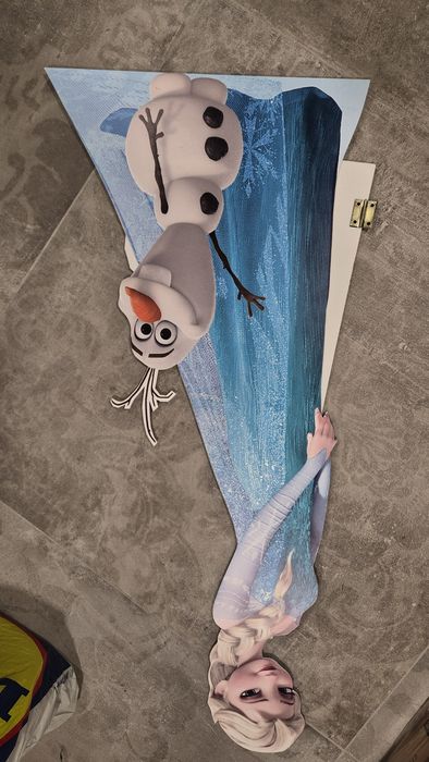 Продавам картонени фигури