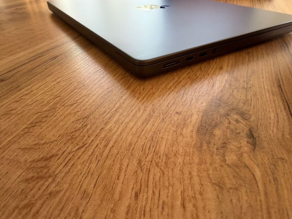 MacBook Pro 14" M4 MAX 14-CPU, 32-GPU, 36GB RAM, 1TB SSD В ГАРАНЦИЯ