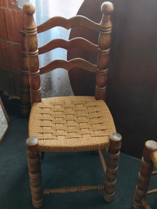 Masă rotundă extensibilă din lemn masiv  rustice din lemn – 5/10 persoane cu șezut împletit