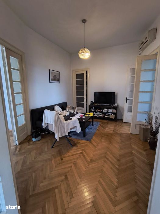 Peninsula 3 camere 84 mp pret 160.000 euro
