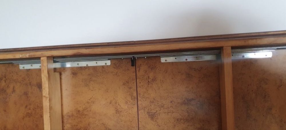 продам стол для гостинной и зала б/у