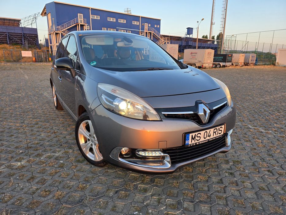 RENAULT Scenic