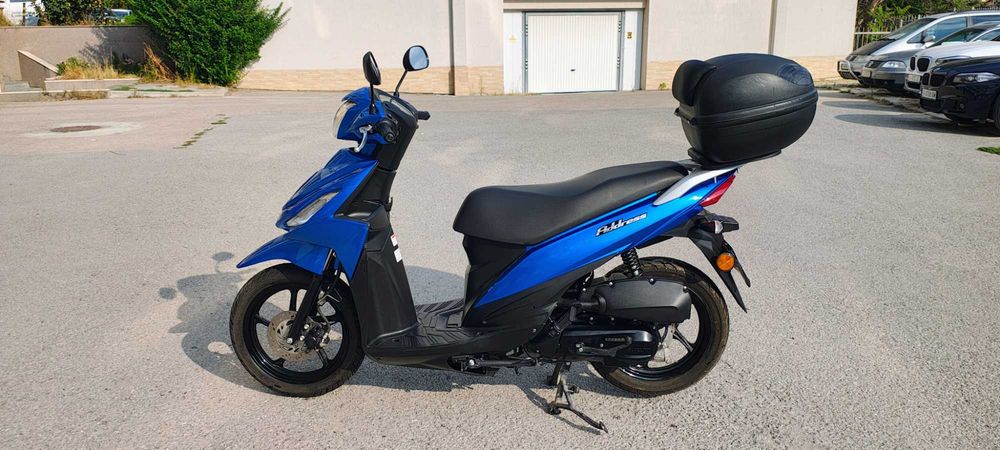 Продавам скутер Suzuki Address 110
