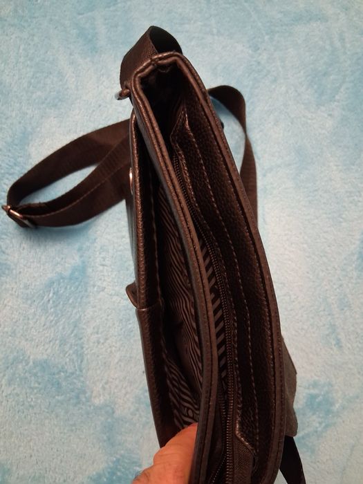 Vand geanta barbateasca, piele