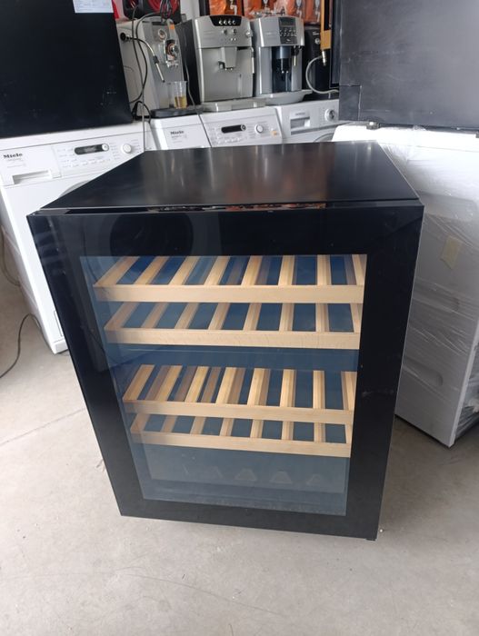 Нова Хладилна витрина- Охладител Witt