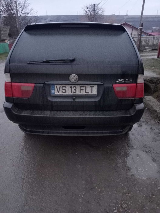 Vând sau schimb BMW X5 . Pentru detalii sunați la nr de telefon