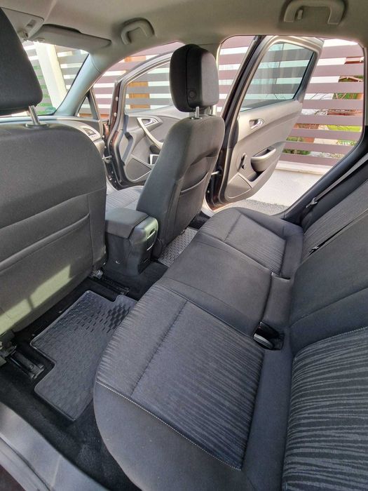 Opel Astra J an fabricatie 2012, stare foarte buna, pret negociabil