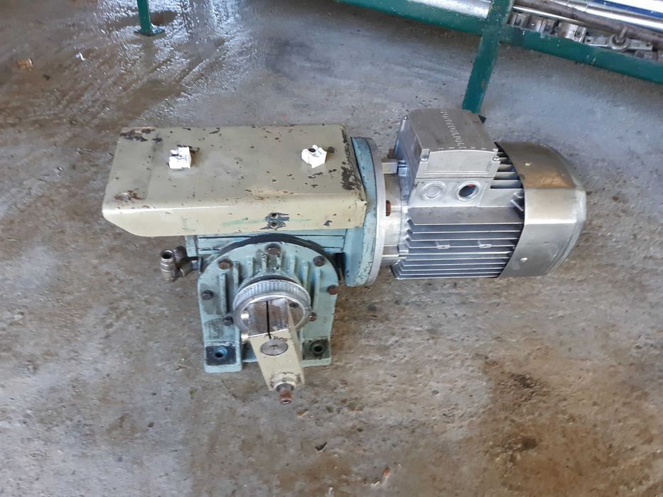 Motor cu reductor