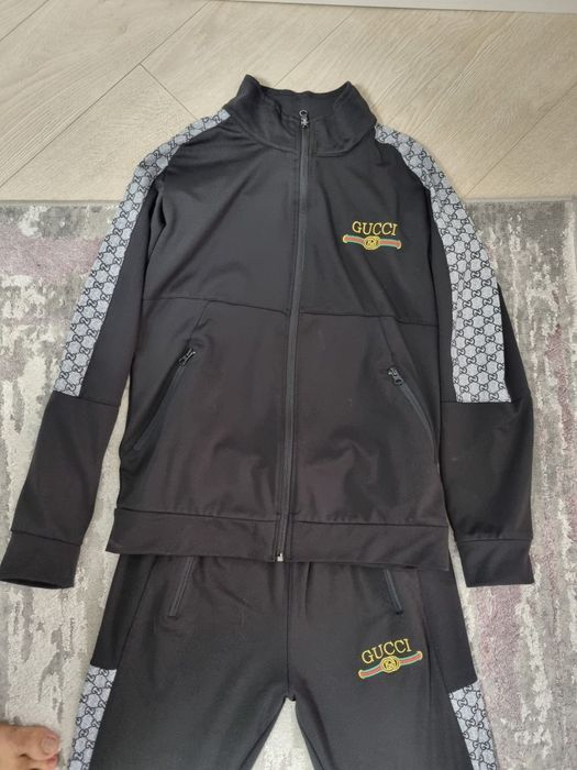 Blugi de vânzare 100 lei,de firma Karls ,Guess
