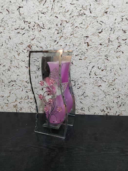 Прелестная стеклянная ваза