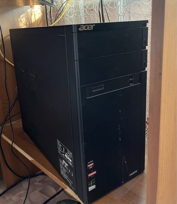 Продается срочно Компьютерный стол и компьютер