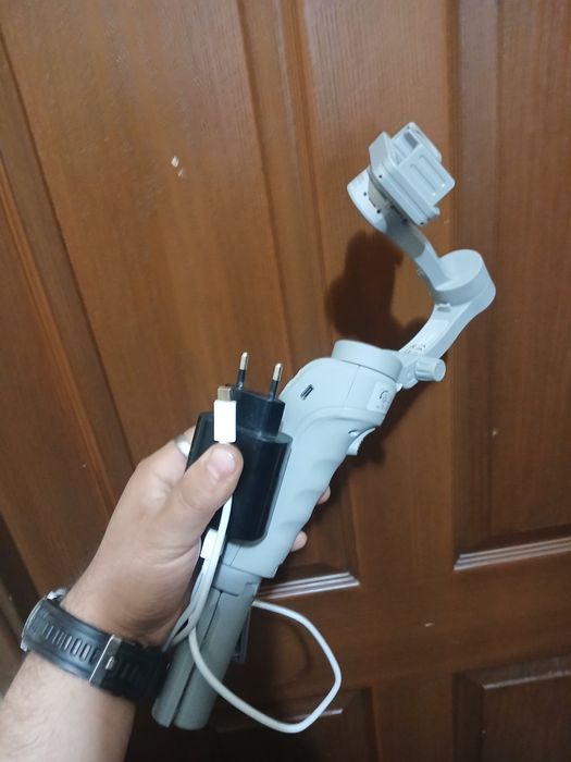 M01 TOKQI Монопод превратит ваш девайс в настоящую кинокамеру, обеспеч