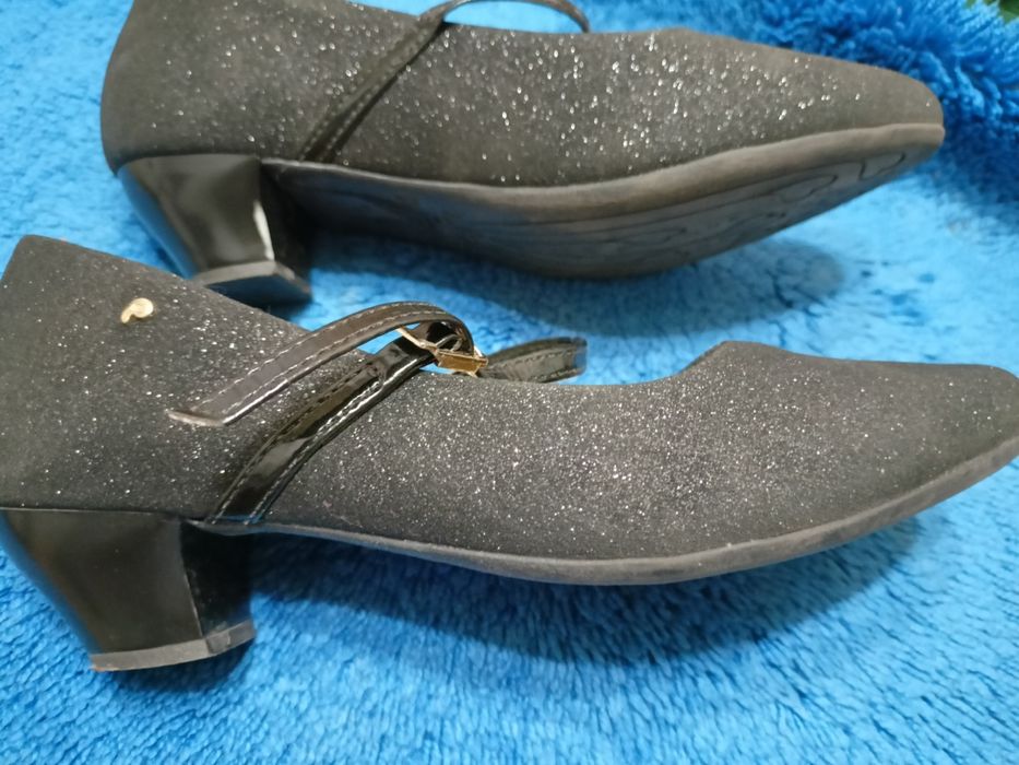 Туфельки чёрного цвета35- 36