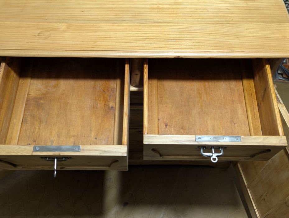 Продам старинный дубовый комод