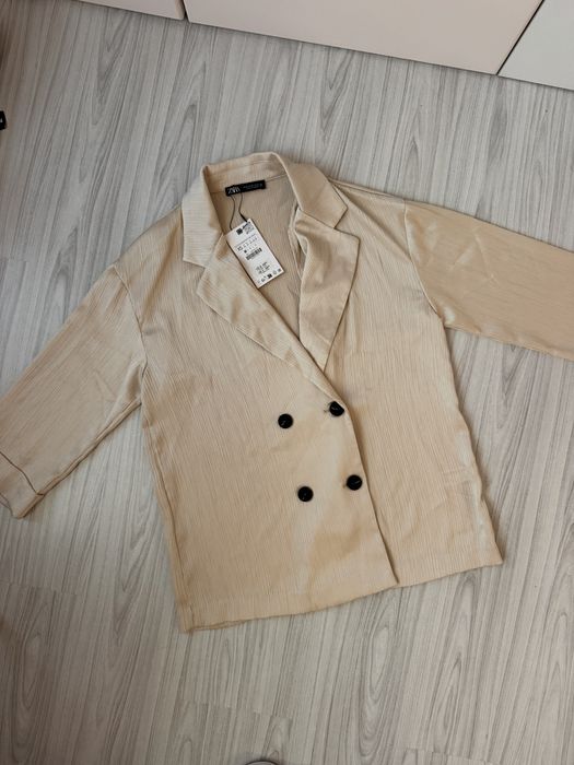 Чисто ново сако Zara