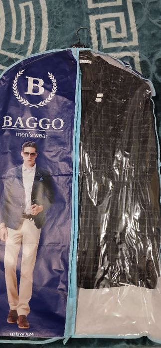 Pidjak kastyum sotiladi