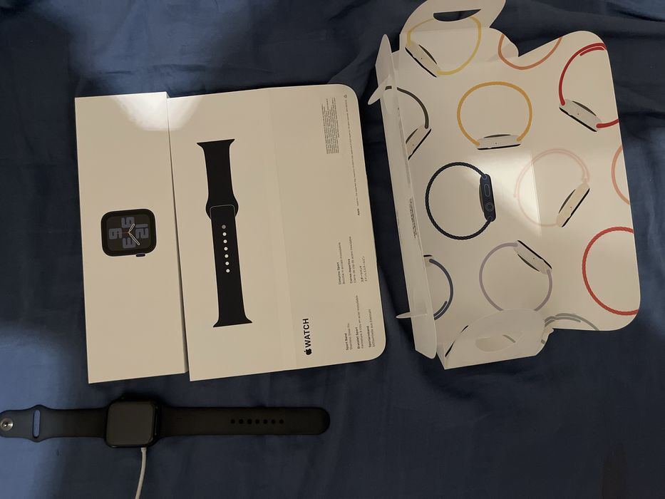 Apple watch SE (Gen 2) 44 mm midnight.
