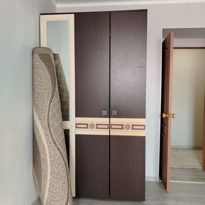 Продам шкаф 3-х дверный.