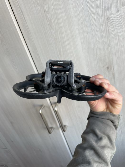 Drona Dji Avata.