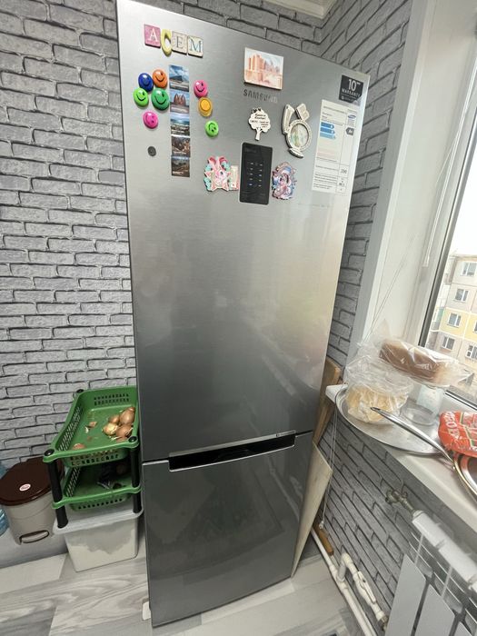 Продам холодилник самсунг