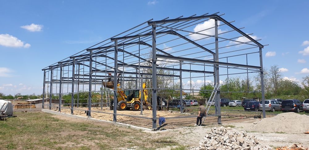 Vand structuri metalice pentru hale . Saivan . Spalatori . Servis .etc