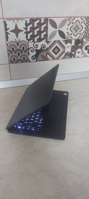 Dell latitude 5300 i5 gen8,8gb rami