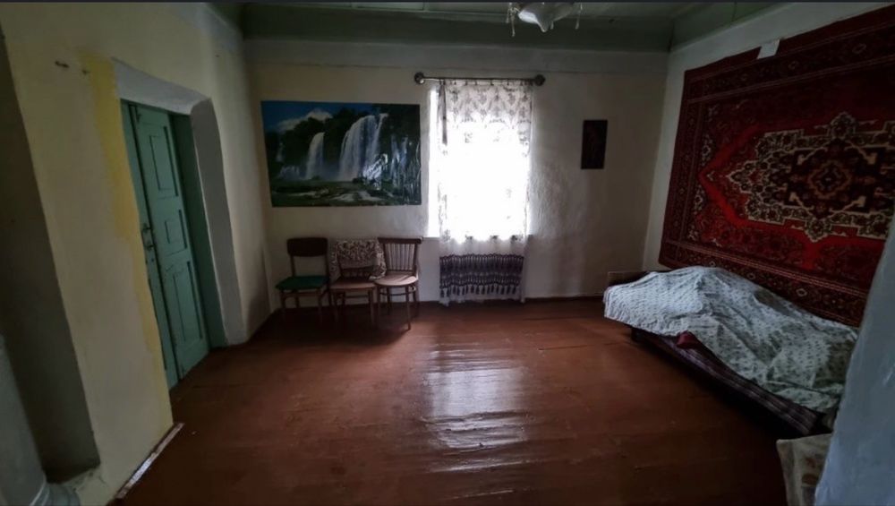 Продается дом 4 соток 6 комнат фасад дома 20 метров. Ориентир Гелён.