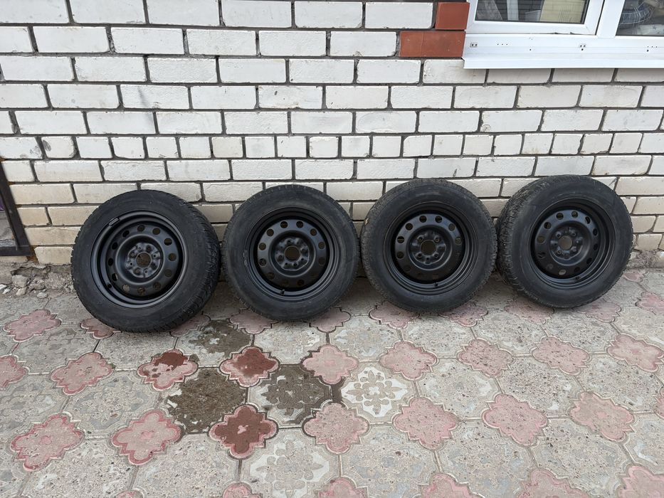 Продам комплект колес  р14 ваз