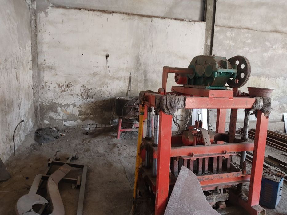 Шлакоблок  ишлаб чикариш ускуналари сотилади