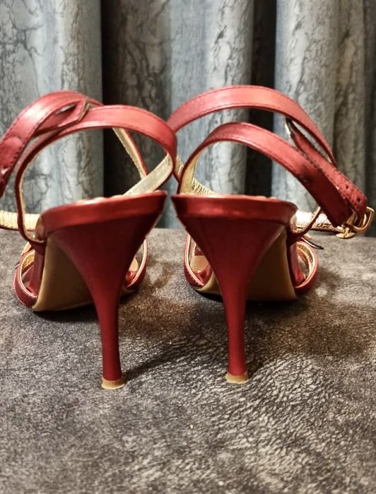 Босоножки красные 36 размер