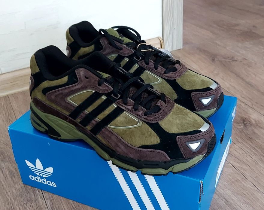 Продаю новые кроссовки Адидас размер 43-44