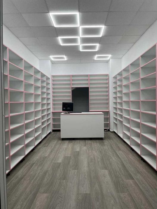 Mobilier Complet Farmacie / Magazin / Showroom - Stare Impecabilă