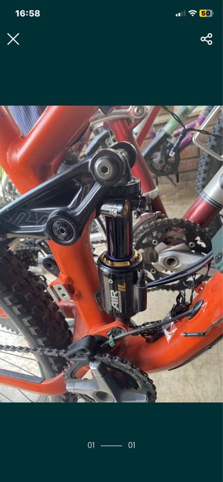 Bicicleta full suspension trek