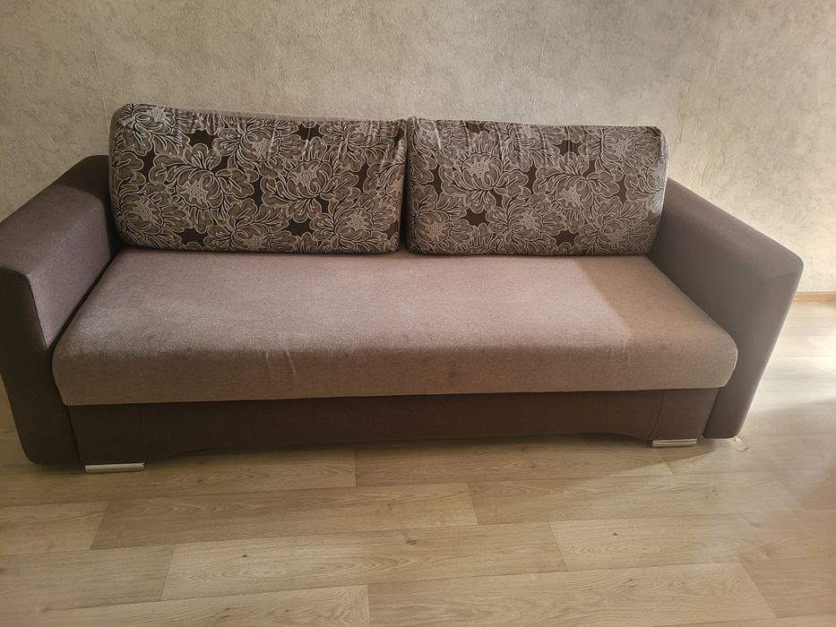 Продам диван в отличном состоянии. Euromebel.