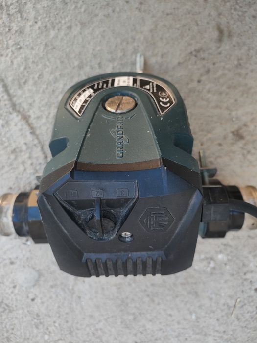 Водяной насос с регулируемой