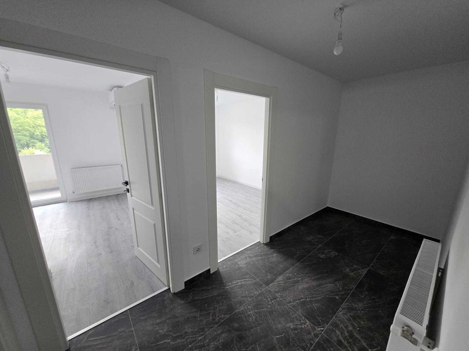 APARTAMENT 4 CAMERE DE INCHIRIAT se propune un apartament 100 mp arie utila, 4 camere 2 bai si terasa de 70 mp, in complexu Poitiers Towers.