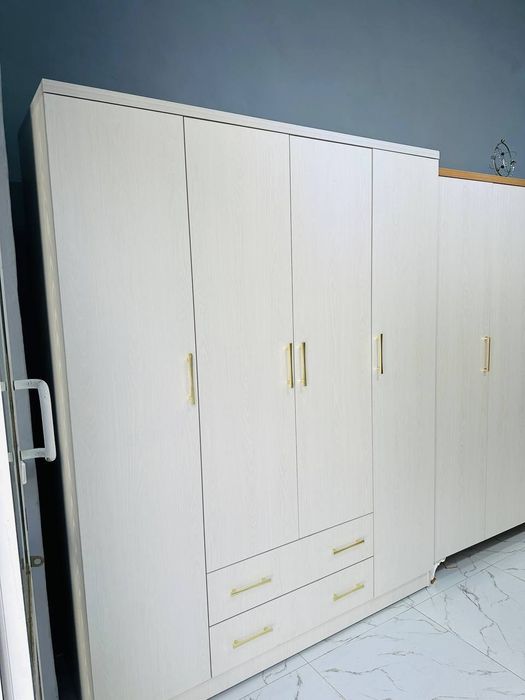 4 eshekle xar hil  shkoflarimiz mavjud uyingizga moslab yasab beramiz