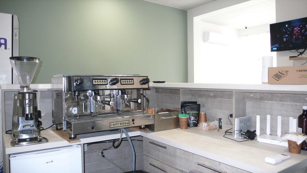 Обзаведено заведение в Младост 4