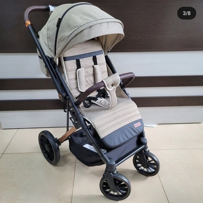 Детская удобная коляска
